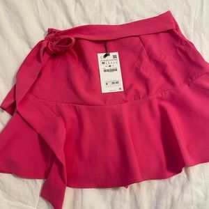Brand new- hot pink skort